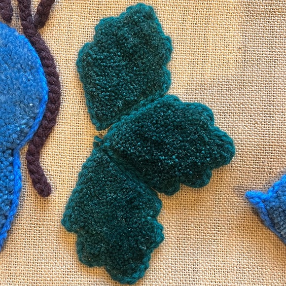 VINTAGE three bird textile wall hanging - Picture 6 of 6